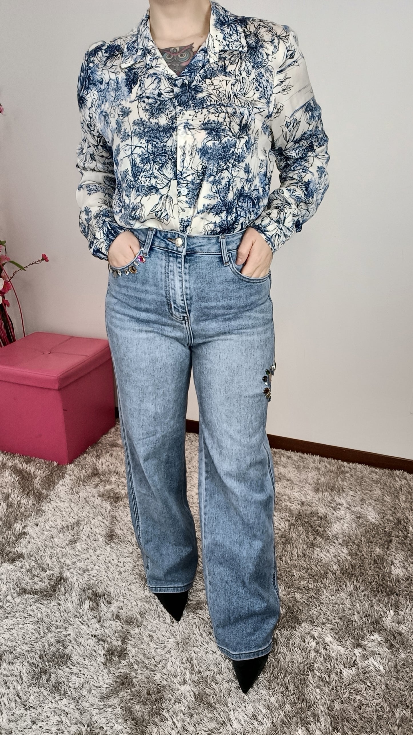 Jeans con dettaglio in pietre